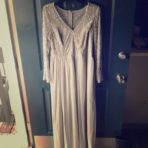 Adrianna Papell V-Neck, Sequined, Silver-Gray